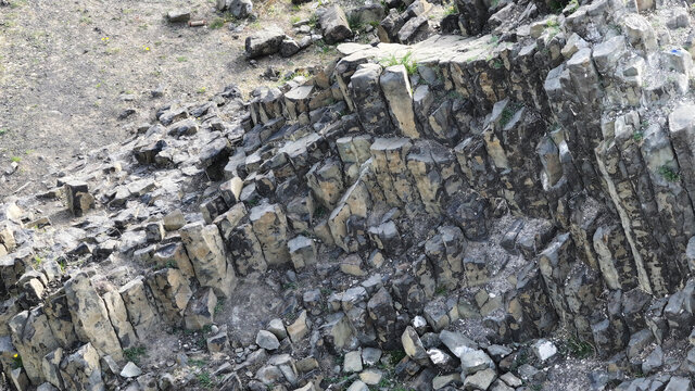 内蒙古力脑包火山石柱群