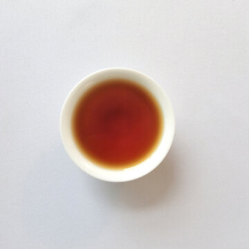 古树滇红茶汤