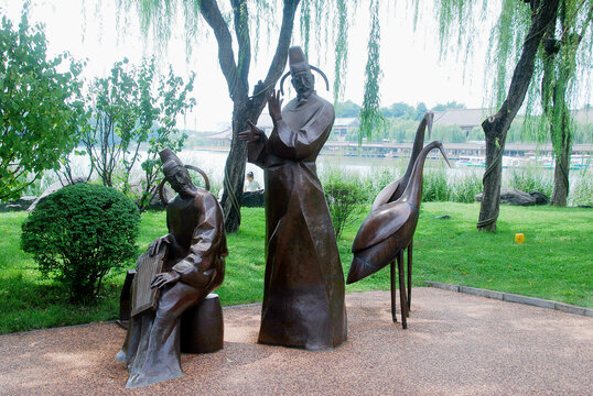 曲江南湖古代人物雕塑