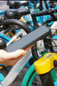 智能手机应用解锁自行车共享服务