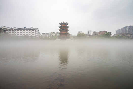 广西蒙山县湄江河早晨平流雾美景