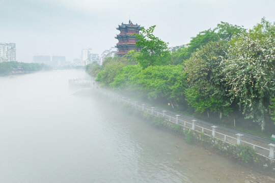 广西蒙山县湄江河早晨平流雾美景