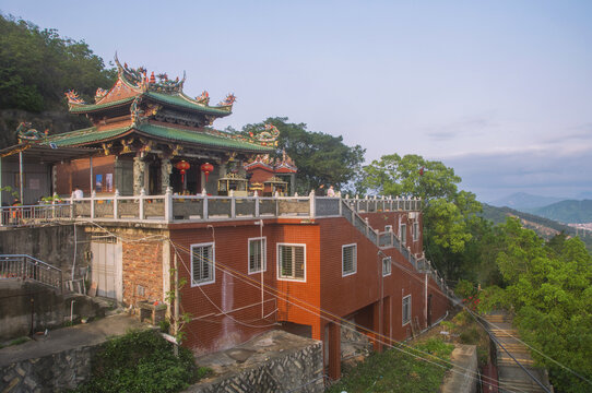 依山而建的寺庙