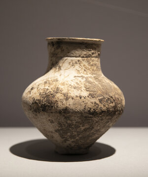 商代晚期陶壶