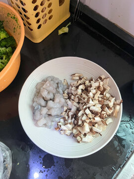 虾仁和香菇碎