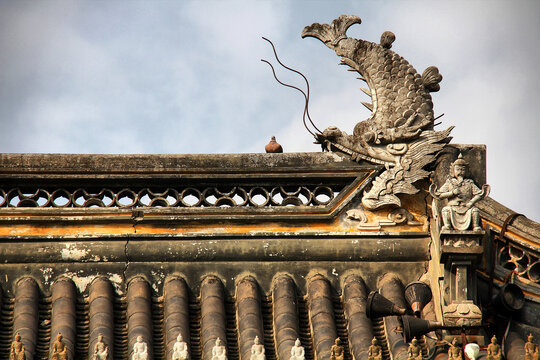 上海龙华寺古建筑鸱吻