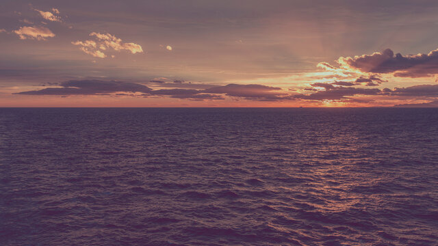 日落晚霞海洋自然风光