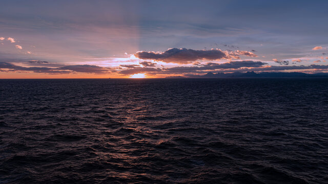 日落晚霞海洋自然风光