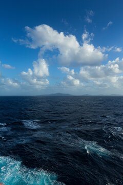 大西洋海浪蓝天白云
