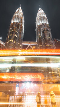 马来西亚吉隆坡双子塔夜景光轨