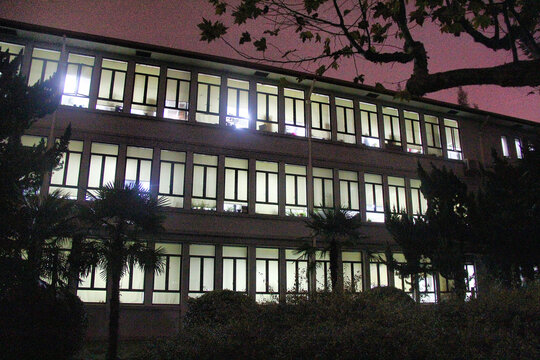 华东师范大学自习室夜景
