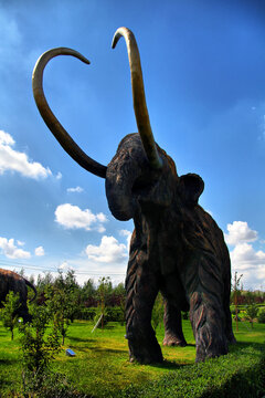 满洲里猛犸公园猛犸象雕塑