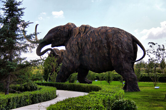 扎赉诺尔猛犸公园雕塑