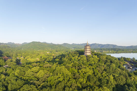 杭州西湖雷峰塔山水景观