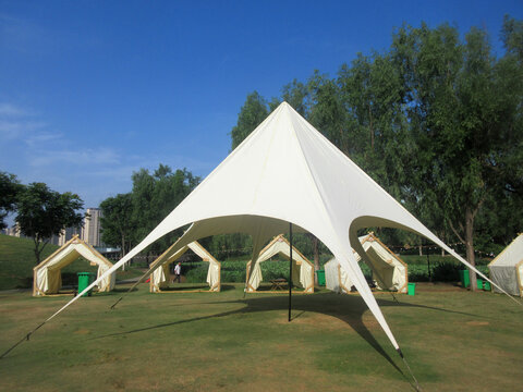 公园露营帐篷