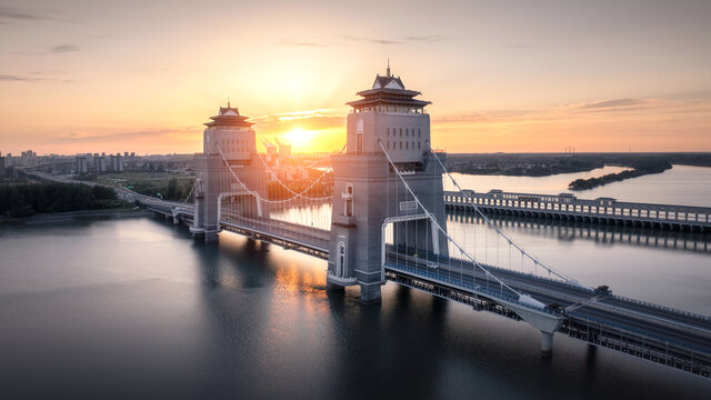 扬州万福大桥夕阳航拍
