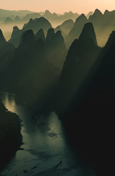 喀斯特地貌桂林山水日出云海