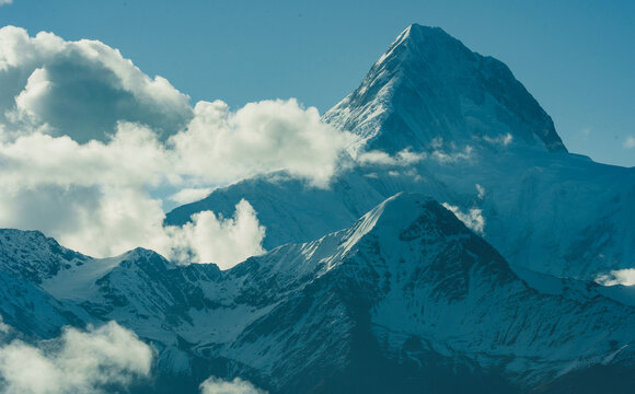 贡嘎雪山