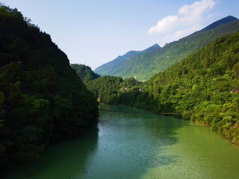 阿蓬江河谷