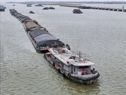 京杭大运河的上运输船