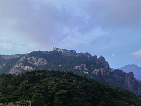 黄山鳌鱼峰