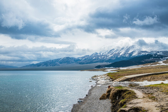 新疆赛里木湖景区自然风光湖泊