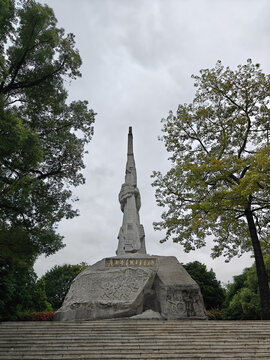 广州烈士陵园广州起义纪念碑