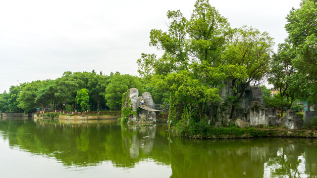 湖畔风景