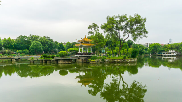 湖畔景观