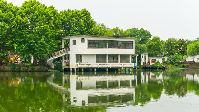 湖畔景观
