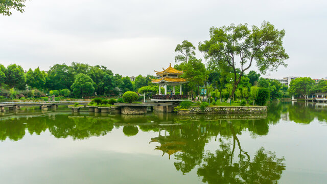 湖畔景观