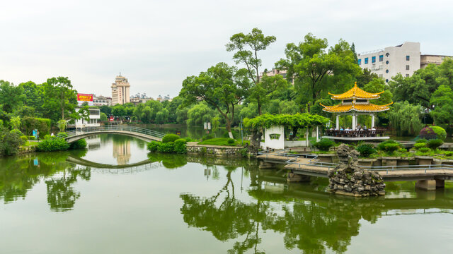 湖畔景观