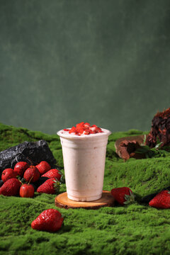 草莓山楂酸奶竖