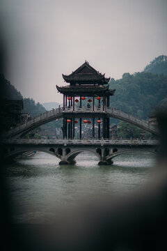 凤凰古城风雨桥