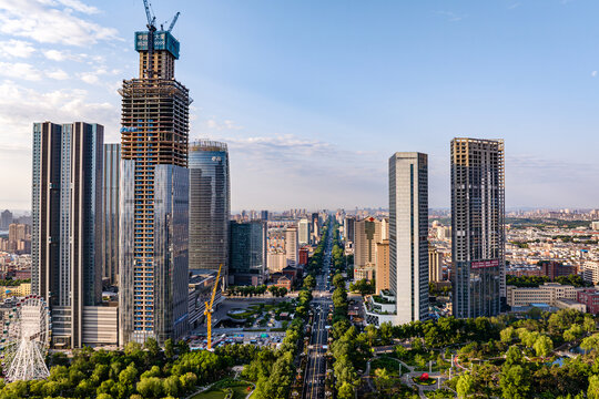 初夏的中国长春市城区建筑景观
