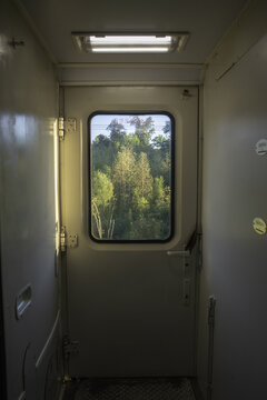 火车窗外的风景
