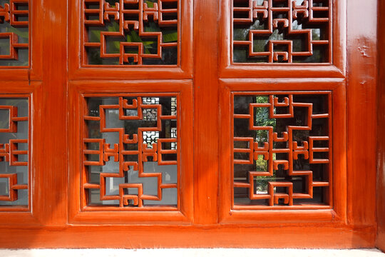 中国传统建筑古典花窗红漆门窗