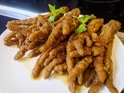 热卤鸡爪
