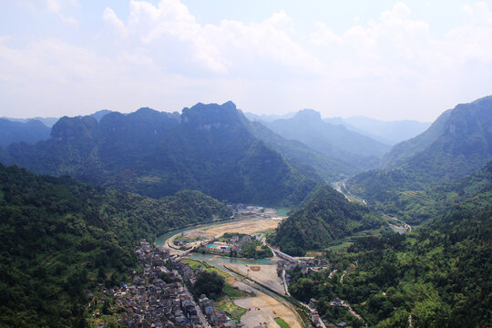 矮寨大桥风光的全景