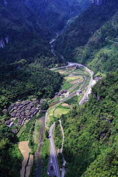 矮寨大桥风光村落