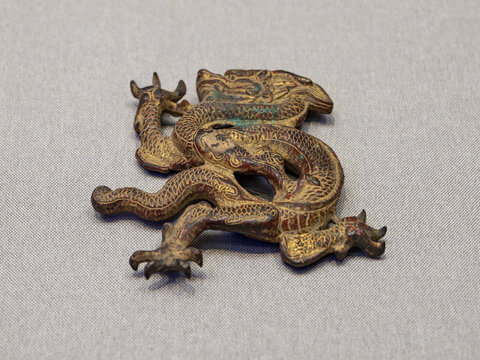 明代鎏金铜卧龙