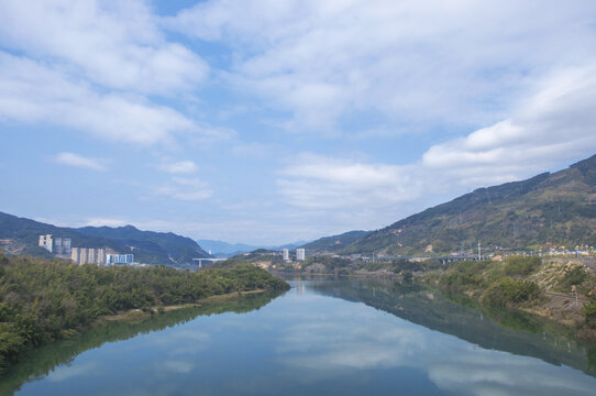 天空与山水风景