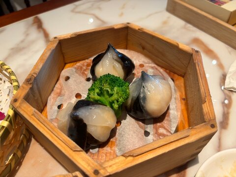 广东粤菜早茶墨鱼水饺