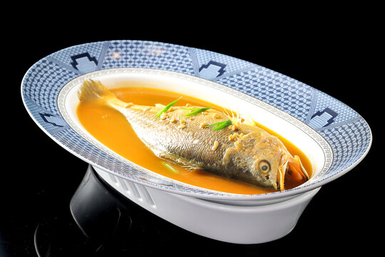 普宁豆酱煮黄鱼