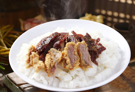牛巴酥肉凉拌粉