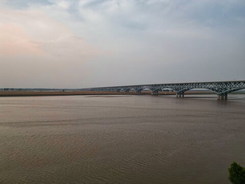 郑济铁路桥