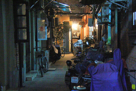 上海老弄堂夜景杂乱弄堂