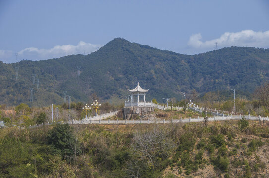 大山和石亭