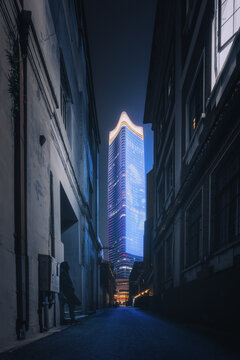 上海马厂路与白玉兰广场大楼夜景