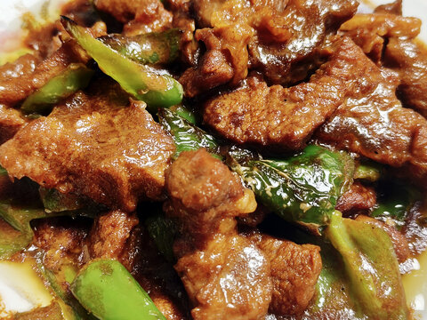 青椒炒牛肉粒